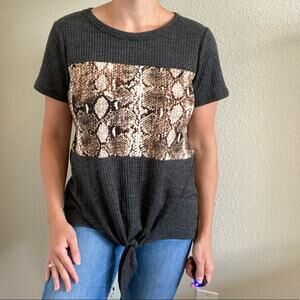 VIAMOR Tie Front Short Sleeve Top Size Small Reptile Print Waffle Texture Knit